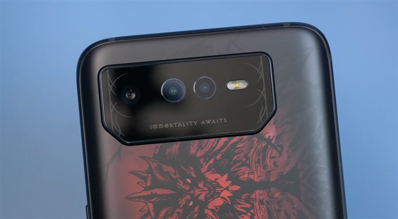 Trên tay ASUS ROG Phone 6 Diablo Immortal Edition