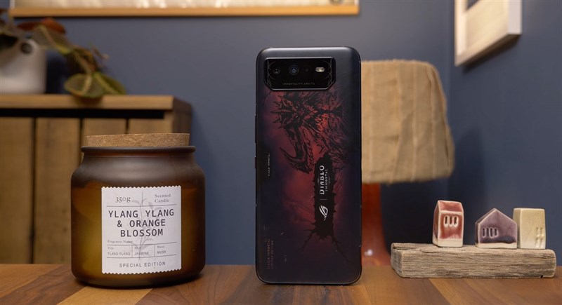 Trên tay ASUS ROG Phone 6 Diablo Immortal Edition