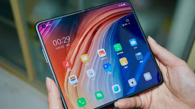 OPPO Find N2 sở hữu thông số phần cứng rất ấn tượng (ảnh minh họa: OPPO Find N2). Nguồn: Engadget.