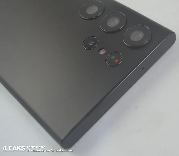 Mô hình cho thấy Galaxy S23 Ultra có thiết kế khá giống người tiền nhiệm Mô hình cho thấy Galaxy S23 Ultra có thiết kế khá giống người tiền nhiệm