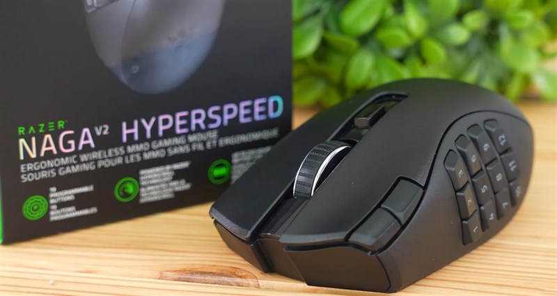 Trên tay chuột Razer Naga V2 HyperSpeed Trên tay chuột Razer Naga V2 HyperSpeed