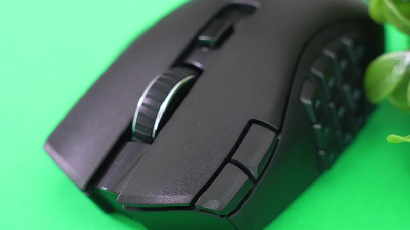 Trên tay chuột Razer Naga V2 HyperSpeed Trên tay chuột Razer Naga V2 HyperSpeed