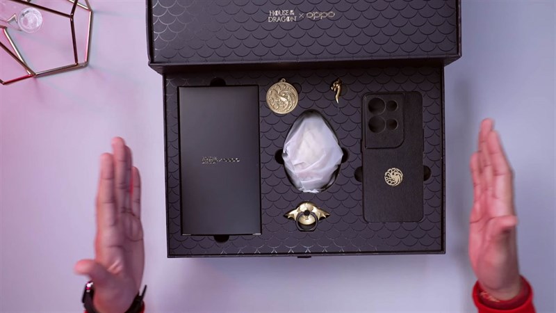 Trên tay OPPO Reno8 Pro House of The Dragon Edition