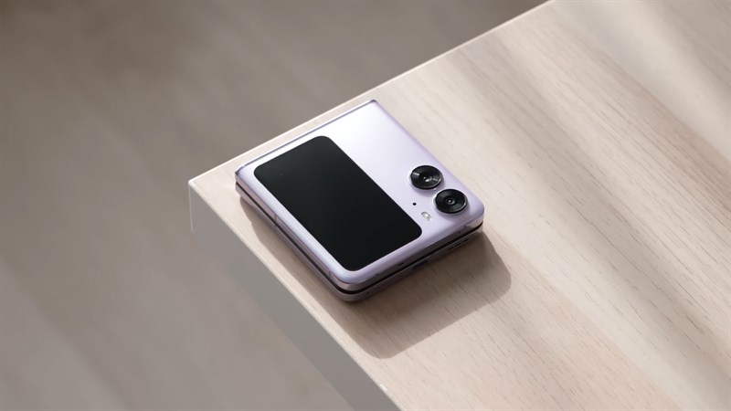 Mặt lưng của chiếc điện thoại sở hữu cụm camera kép có thông số khá ổn áp. Nguồn: 钟文泽. Mặt lưng của chiếc điện thoại sở hữu cụm camera kép có thông số khá ổn áp. Nguồn: 钟文泽.