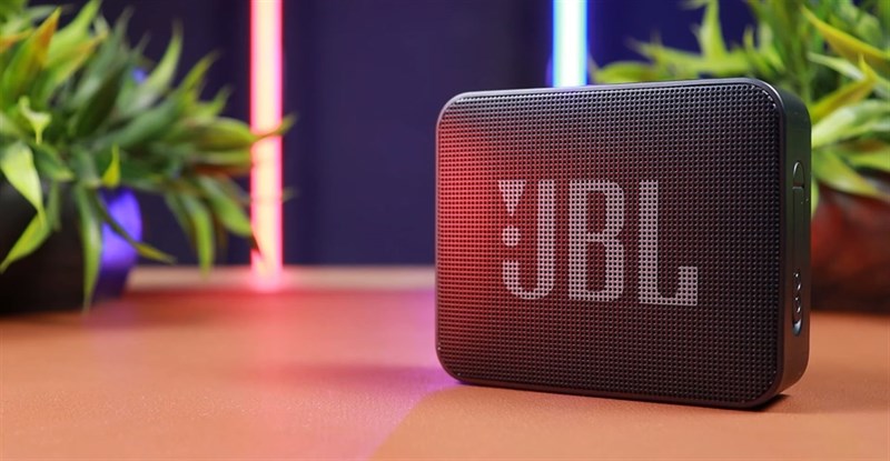 Trên tay loa JBL Go Essential