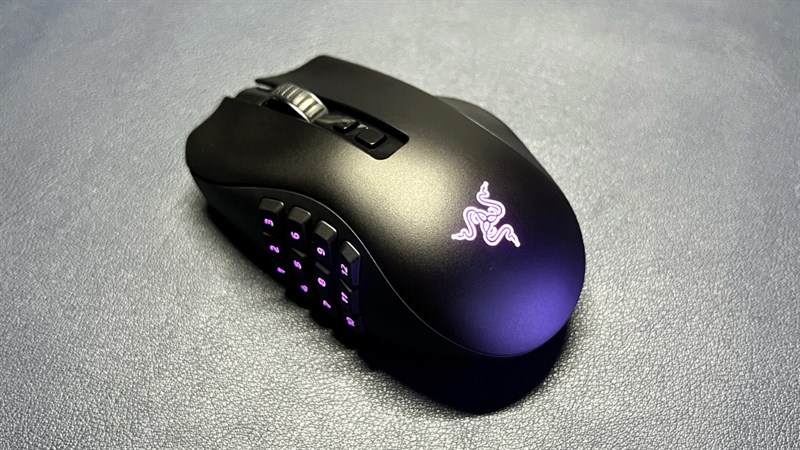 Razer Naga V2 Pro hiện có mức giá đề xuất vào khoảng 180 USD (khoảng 4.2 triệu đồng).