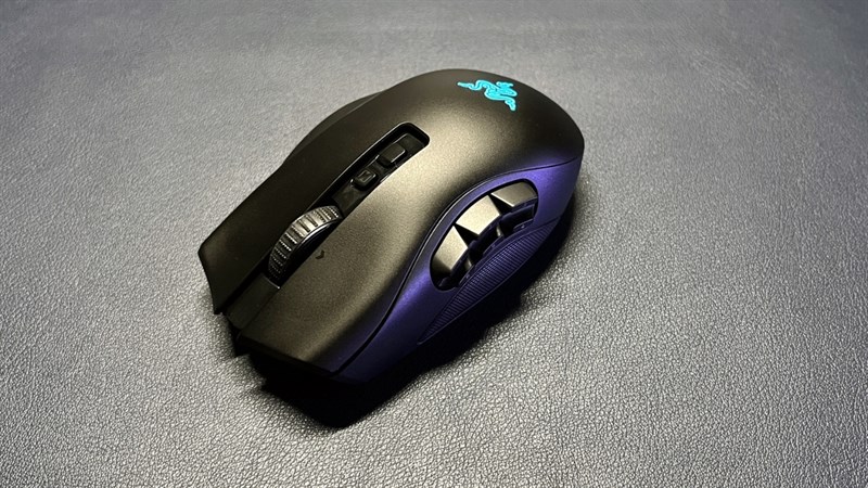 Razer Naga V2 Pro cũng cho phép người dùng tùy chỉnh chế độ cuộn theo sở thích và thói quen của bản thân.