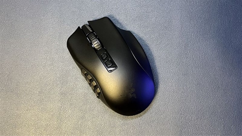 Razer Naga V2 Pro sử dụng công tắc quang gen-3 của Razer.