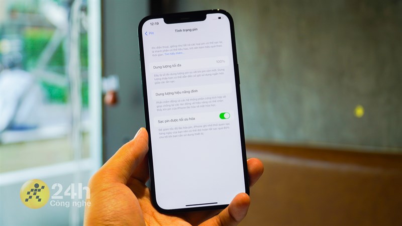 Viên pin của iPhone 12 Pro Max có dung lượng là 3.687 mAh. Viên pin của iPhone 12 Pro Max có dung lượng là 3.687 mAh.