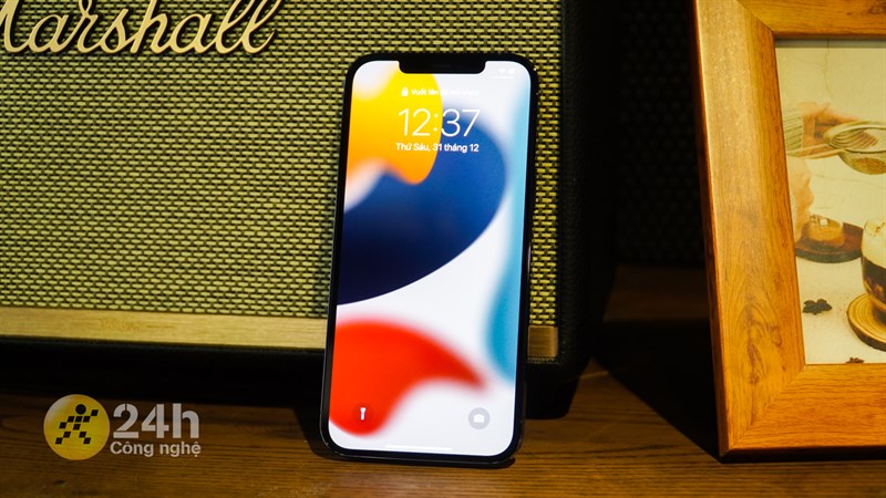 iPhone 12 Pro Max sở hữu một màn hình có kích thước lớn cùng tấm nền chất lượng. iPhone 12 Pro Max sở hữu một màn hình có kích thước lớn cùng tấm nền chất lượng.