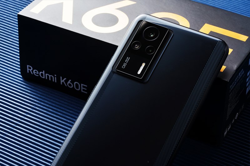 Thiết kế Redmi K60E có sự thừa hưởng từ các thế hệ trước