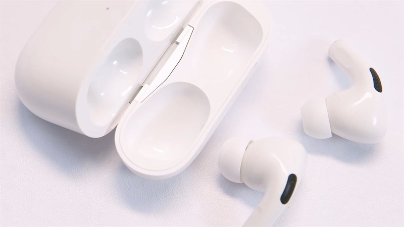 AirPods Pro Wireless Charge