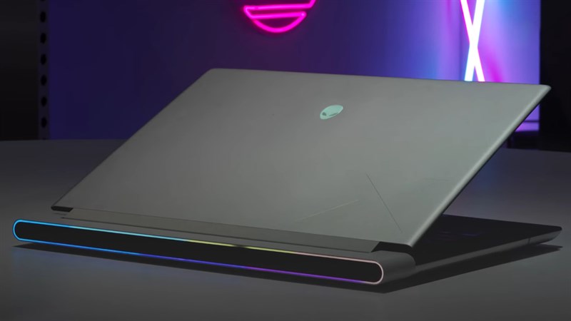 Ngoài có kiểu dáng gaming cool ngầu, Alienware x16 còn có cấu hình siêu 