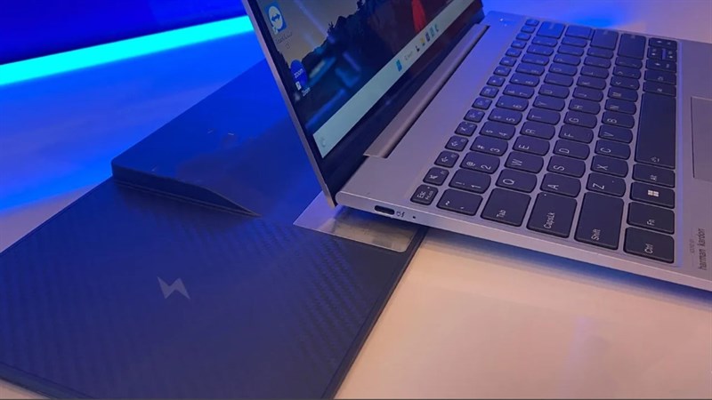 Lenovo trình làng đế sạc không dây ThinkBook Wireless Dock tại sự kiện CES 2023 Lenovo trình làng đế sạc không dây ThinkBook Wireless Dock tại sự kiện CES 2023