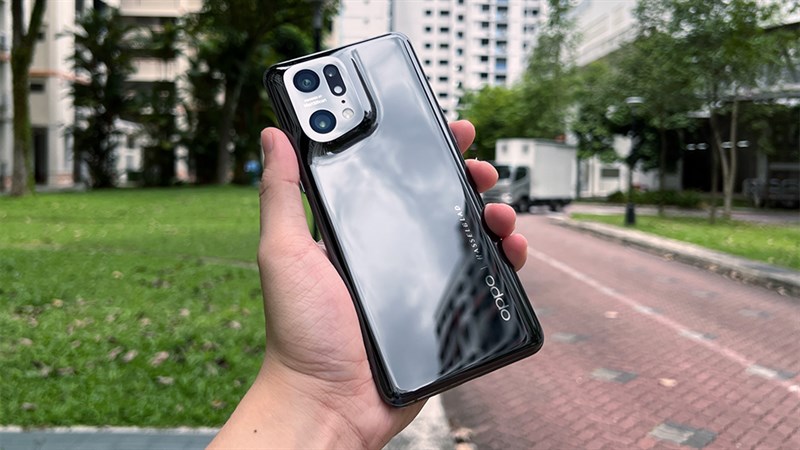 Hình ảnh OPPO Find X5 Pro thế hệ tiền nhiệm của OPPO Find X6 Pro