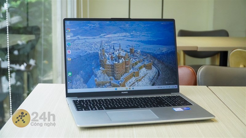 Trên tay Huawei Matebook D16 tại Việt Nam Trên tay Huawei Matebook D16 tại Việt Nam