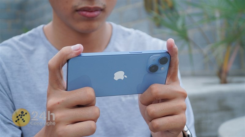 iPhone 14 hiện tại chiến game vẫn ngon lành nhưng iOS 16.2 mới nhất vẫn chưa tối ưu tốt cho máy. iPhone 14 hiện tại chiến game vẫn ngon lành nhưng iOS 16.2 mới nhất vẫn chưa tối ưu tốt cho máy.