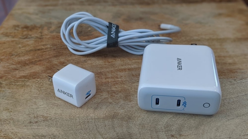 Nên chọn mua sạc đến từ những thương hiệu uy tín và chất lượng. Nguồn: AndroidGuys. Nên chọn mua sạc đến từ những thương hiệu uy tín và chất lượng. Nguồn: AndroidGuys.