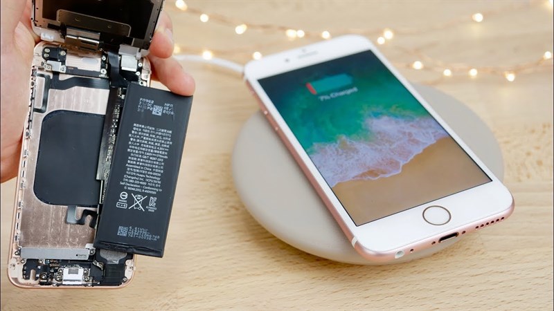Không nên vừa sạc vừa sử dụng điện thoại. Nguồn: Everything Apple pro. Không nên vừa sạc vừa sử dụng điện thoại. Nguồn: Everything Apple pro.