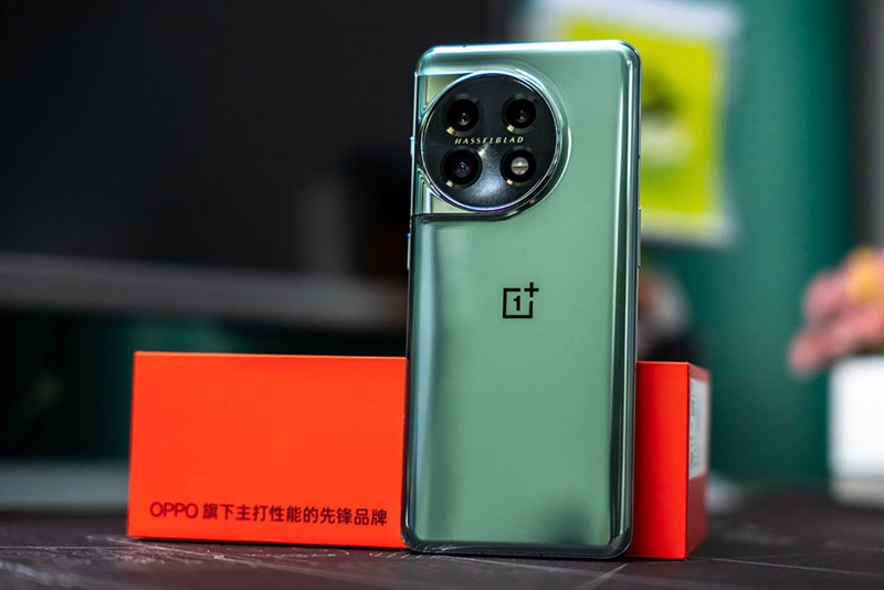 Trên tay OnePlus 11 Trên tay OnePlus 11