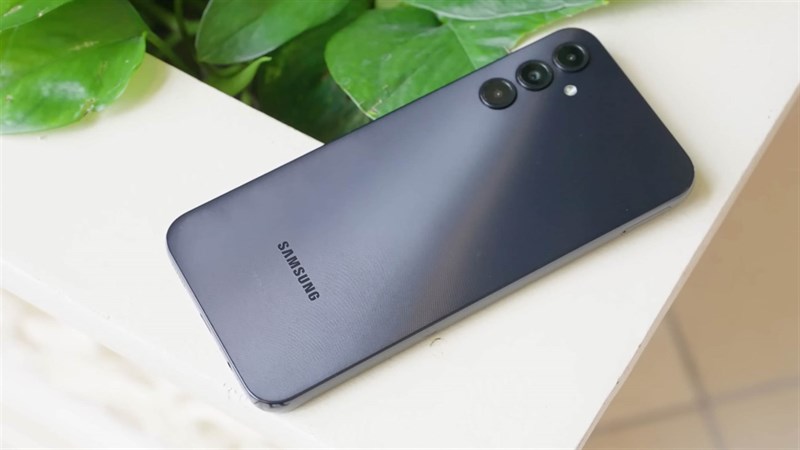 Trên tay Galaxy A14 5G: Thiết kế đẹp, pin lớn cùng camera selfie 13 MP