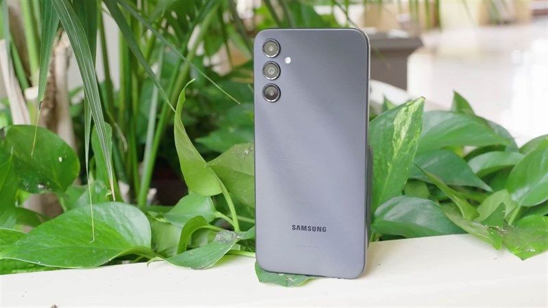 Trên tay Galaxy A14 5G: Thiết kế đẹp, pin lớn cùng camera selfie 13 MP