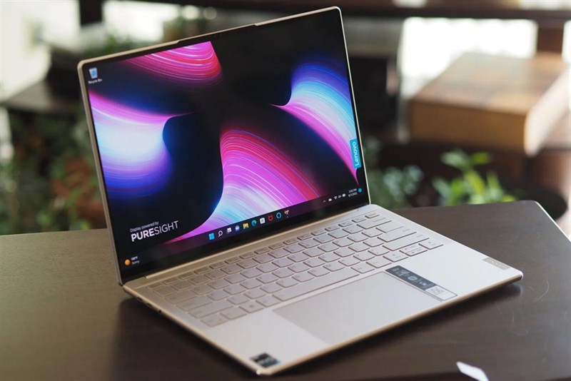 Trên tay Lenovo YOGA Slim 9i 2022 Trên tay Lenovo YOGA Slim 9i 2022