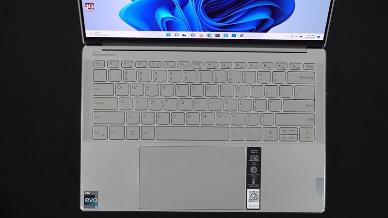 Trên tay Lenovo YOGA Slim 9i 2022 Trên tay Lenovo YOGA Slim 9i 2022
