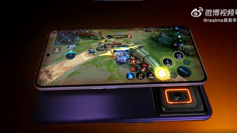 Đặc biệt khi chơi game đèn LED sẽ chuyển đổi nhiều màu sắc khác nhau Đặc biệt khi chơi game đèn LED sẽ chuyển đổi nhiều màu sắc khác nhau
