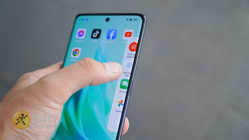 Chạm vuốt trên smartphone màn hình cong vẫn thích hơn