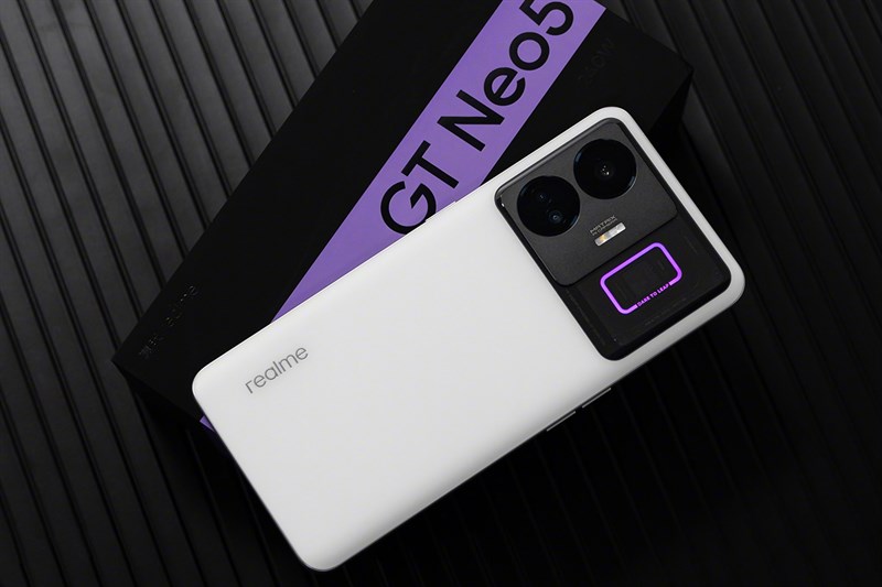 Trên tay realme GT Neo5