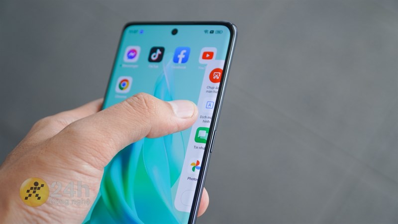 Màn hình cong cao cấp được trang bị trên Reno8 T 5G Màn hình cong cao cấp được trang bị trên Reno8 T 5G