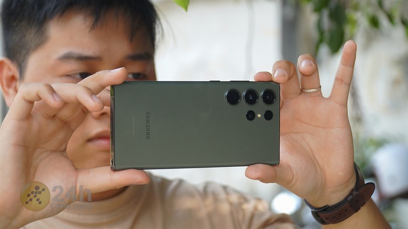 Mình tin rằng Samsung đã đúng khi trang bị camera độ phân giải 200 MP cho Galaxy S23 Ultra 5G. Mình tin rằng Samsung đã đúng khi trang bị camera độ phân giải 200 MP cho Galaxy S23 Ultra 5G.