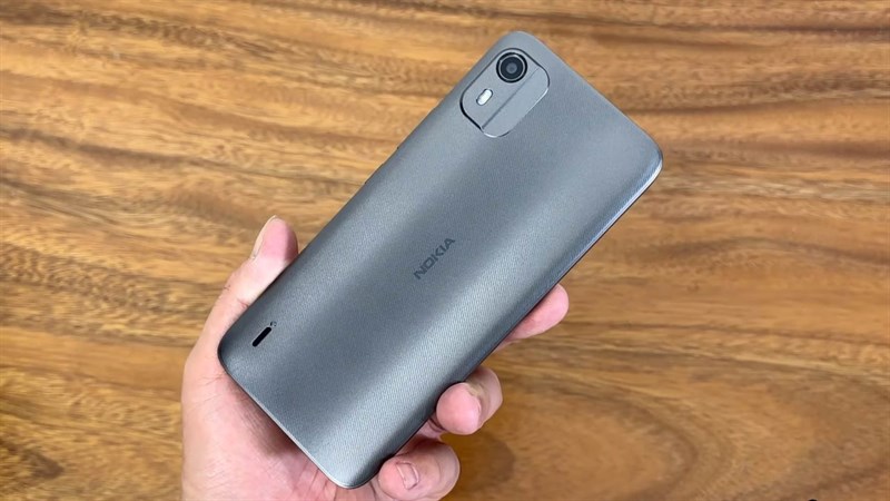 Trên tay Nokia C12: Chiếc smartphone bình dân với ngoại hình năng động, hiệu năng đủ dùng