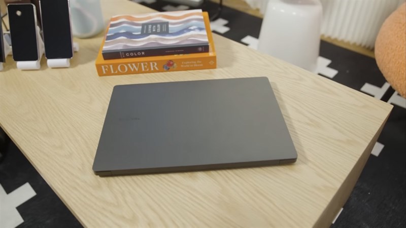 Samsung Galaxy Book3 Ultra phiên bản cấu hình Core i9/32GB/1TB/RTX4070 có giá tại Ấn Độ là 281.990 INR (khoảng 80.3 triệu đồng).
