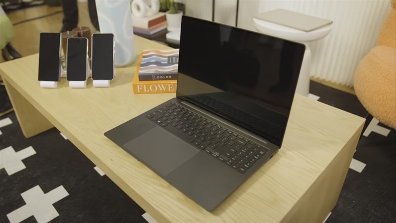 Galaxy Book 3 Ultra cấu hình mạnh mẽ.