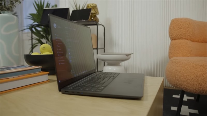 áy sở hữu hai tùy chọn CPU là Intel Core i7-13700H hoặc Core i9-13900H.