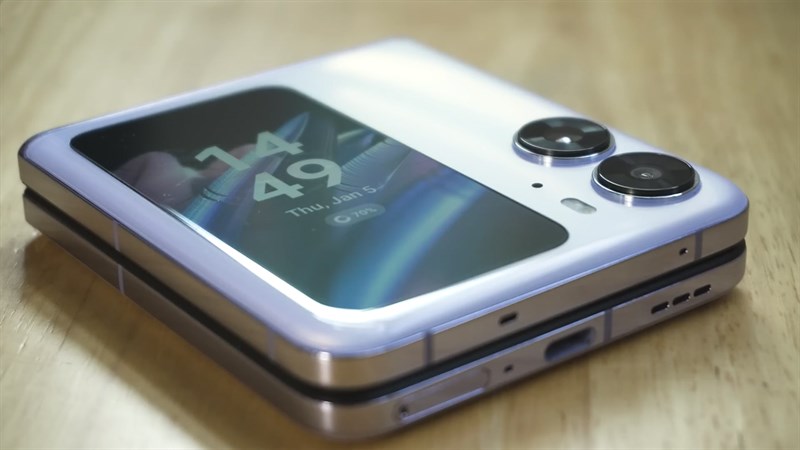 OPPO Find N2 Flip được chế tác từ chất liệu kính nhám và khung kim loại OPPO Find N2 Flip được chế tác từ chất liệu kính nhám và khung kim loại