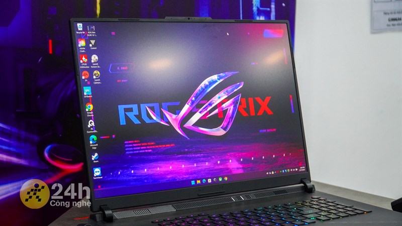 ASUS ROG STRIX Scar 18 2023 sở hữu màn hình Nebula Display rộng 18 inch, độ phân giải QHD+