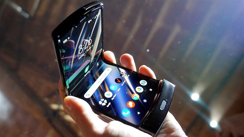 Motorola RAZR 2019: Điện thoại gập và ‘lạ’ nhất