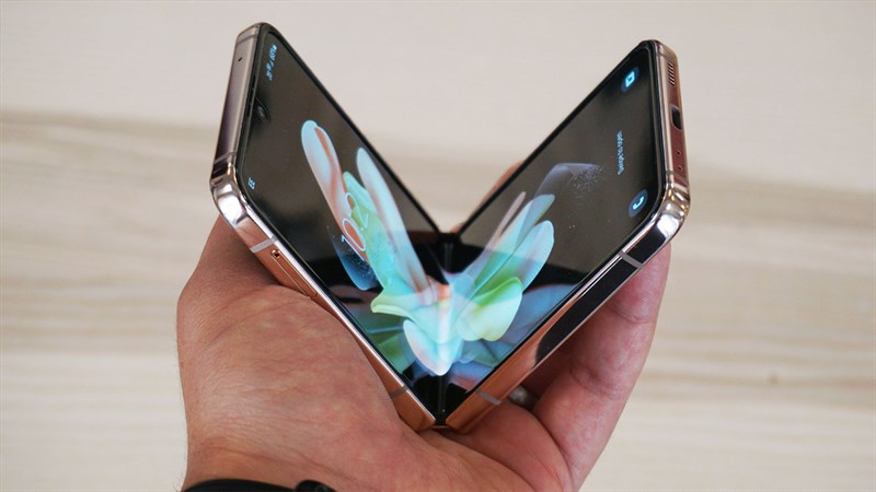 Galaxy Z Flip7 hứa hẹn sẽ được trang bị Snapdragon 8 Gen 4 mạnh mẽ