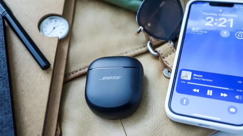 Bose QuietComfort Earbuds 2 hiện đang được bán ra tại Anh với mức giá là 279.95 bảng Anh (khoảng 7.97 triệu đồng). Bose QuietComfort Earbuds 2 hiện đang được bán ra tại Anh với mức giá là 279.95 bảng Anh (khoảng 7.97 triệu đồng).