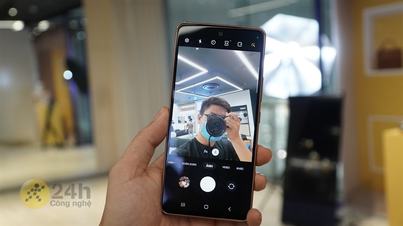 Samsung Galaxy A53 5G: Điện thoại tầm trung chụp ảnh xịn Samsung Galaxy A53 5G: Điện thoại tầm trung chụp ảnh xịn