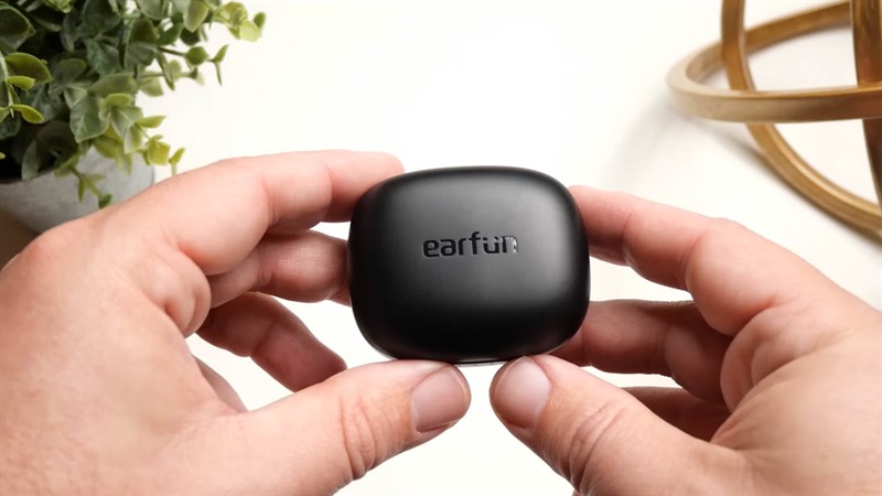 Trên tay EarFun Air Pro 3: Thiết kế tối giản nhưng vẫn nổi bật, chất âm hay cùng pin lớn