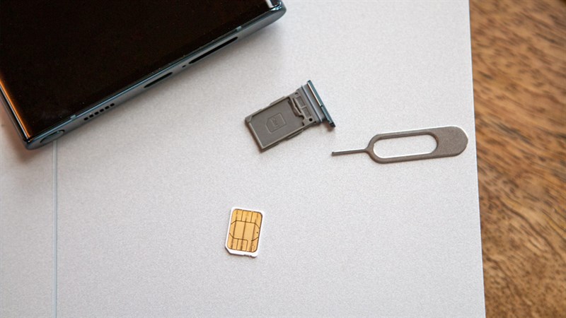 Sự xuất hiện của iSIM khả năng sẽ cắt giảm hoàn toàn khe SIM trên smartphone Sự xuất hiện của iSIM khả năng sẽ cắt giảm hoàn toàn khe SIM trên smartphone