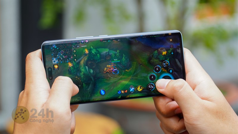 Khi chơi game thì lượng pin tiêu hao có lớn hơn. Khi chơi game thì lượng pin tiêu hao có lớn hơn.
