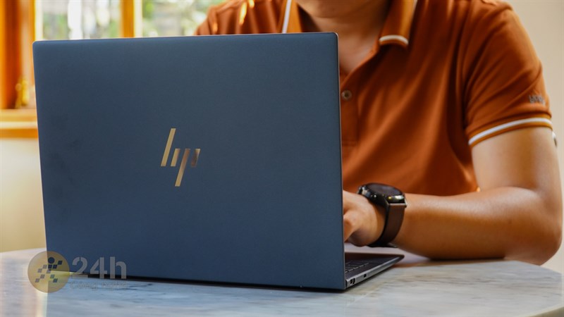 HP Elitebook Dragonfly G3 hiện đang được mở đặt hàng tại Thế Giới Di Động với mức giá là 52.59 triệu đồng. HP Elitebook Dragonfly G3 hiện đang được mở đặt hàng tại Thế Giới Di Động với mức giá là 52.59 triệu đồng.