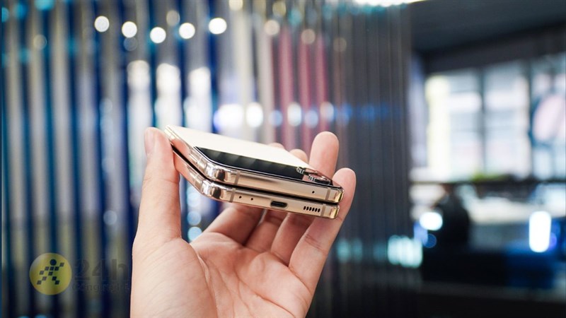 Samsung Galaxy Z Flip 4 - Điện thoại màn hình gập giá cực tốt Samsung Galaxy Z Flip 4 - Điện thoại màn hình gập giá cực tốt