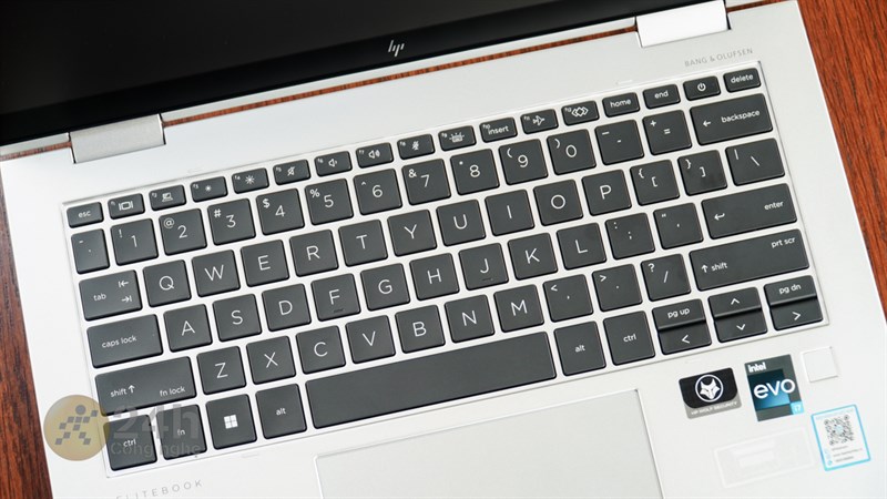 Bàn phím của Elitebook X360 1040 G9 có kích thước 65% và cho cảm giác gõ tốt Bàn phím của Elitebook X360 1040 G9 có kích thước 65% và cho cảm giác gõ tốt
