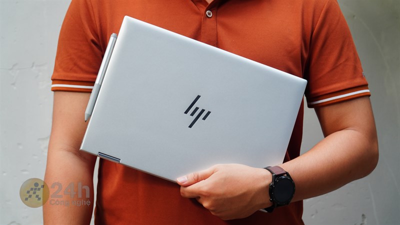 Nhờ thế mà mình có thể mang Elitebook X360 1040 G9 đi làm cực kỳ thoải mái Nhờ thế mà mình có thể mang Elitebook X360 1040 G9 đi làm cực kỳ thoải mái